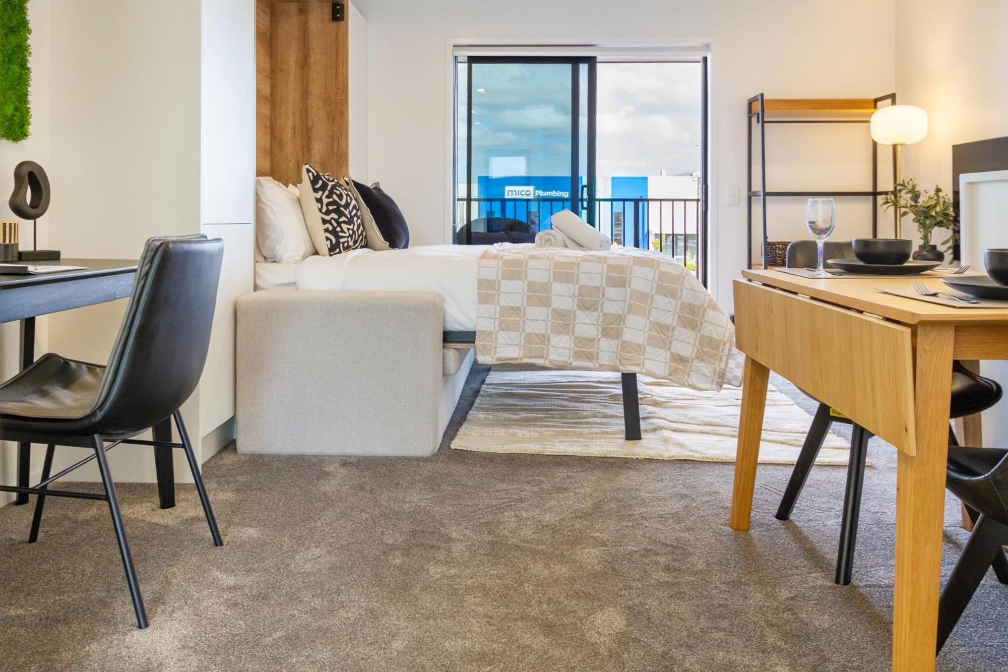 Prime Locale: Studio With Balcony Christchurch Bagian luar foto