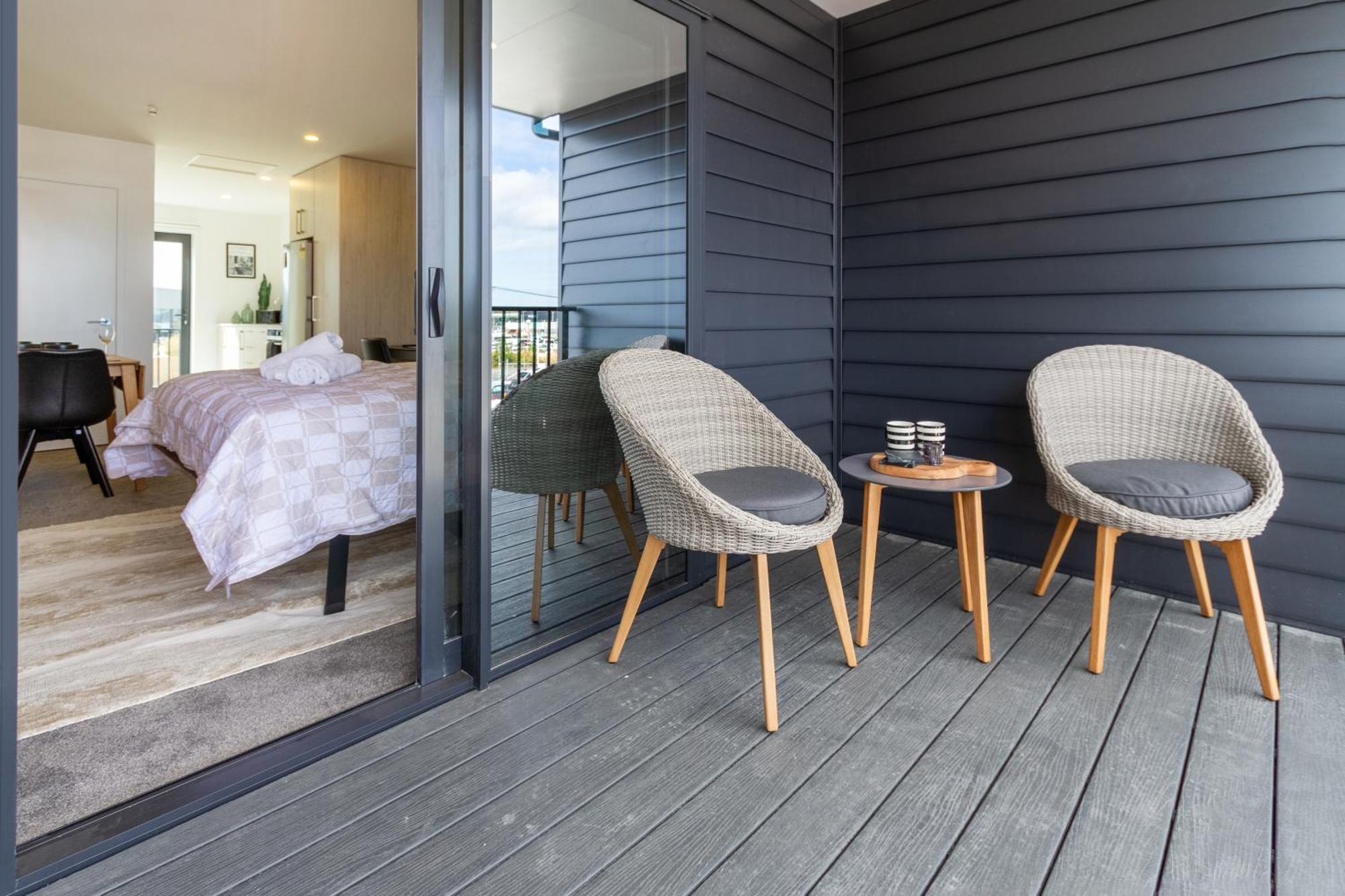 Prime Locale: Studio With Balcony Christchurch Bagian luar foto