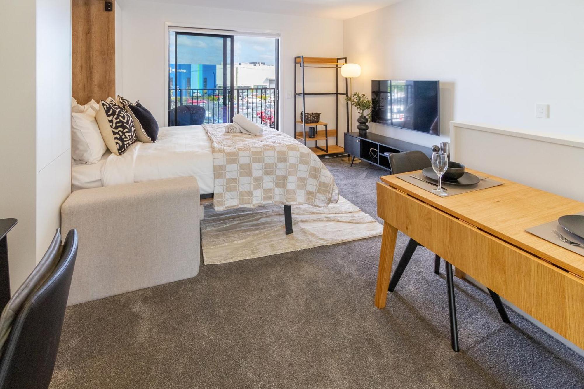 Prime Locale: Studio With Balcony Christchurch Bagian luar foto