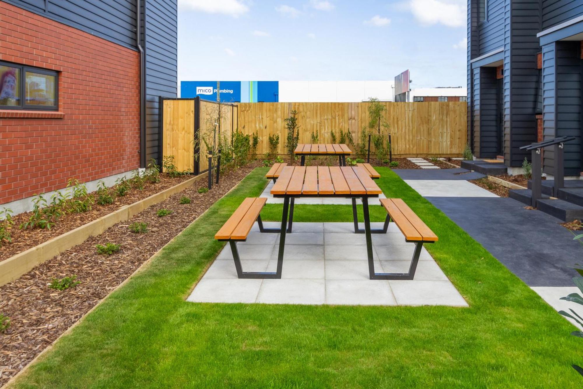 Prime Locale: Studio With Balcony Christchurch Bagian luar foto